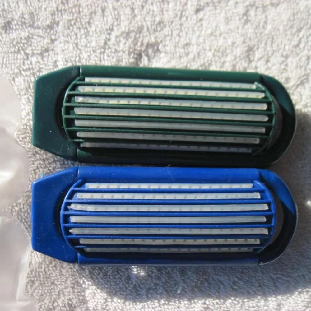 Goody Compact Collapsible Pocket Travel Purse Brush Old Style Pop Open Case 2004
